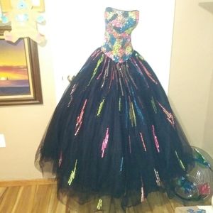 Prom dresses excellent condition size 6 & 7